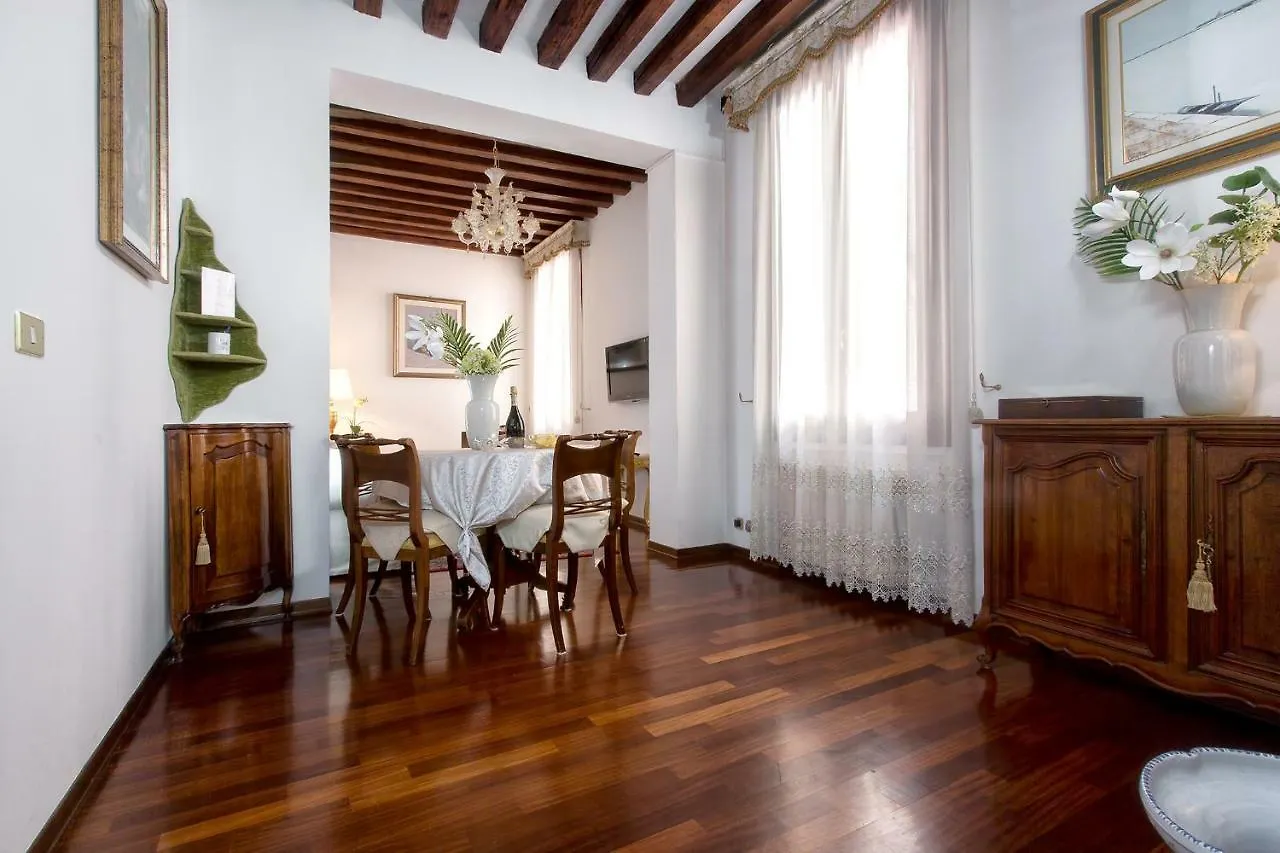 Residenza Calle Larga San Marco Venedig 0*,  Italien