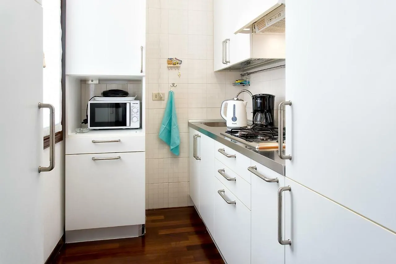 Residenza Calle Larga San Marco Βενετία 0*,